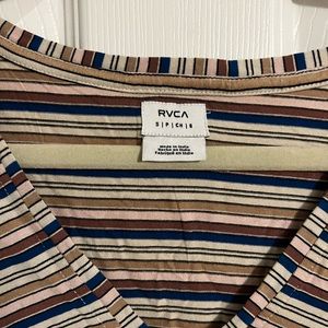 CUTEST RVCA short sleeve shirt. 70s vibes!